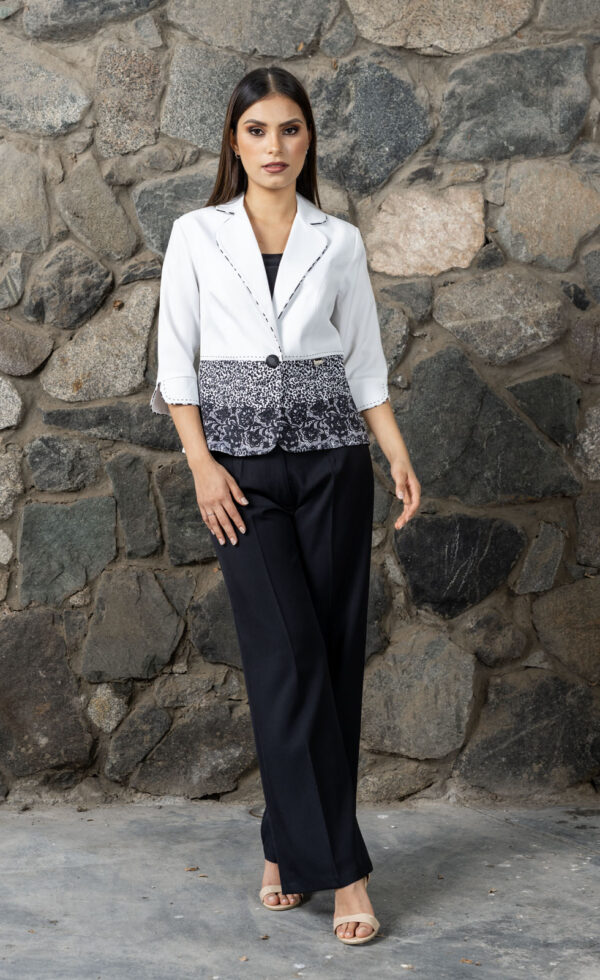 Blazer Kelinda blanco para mujer | Salomé Perú