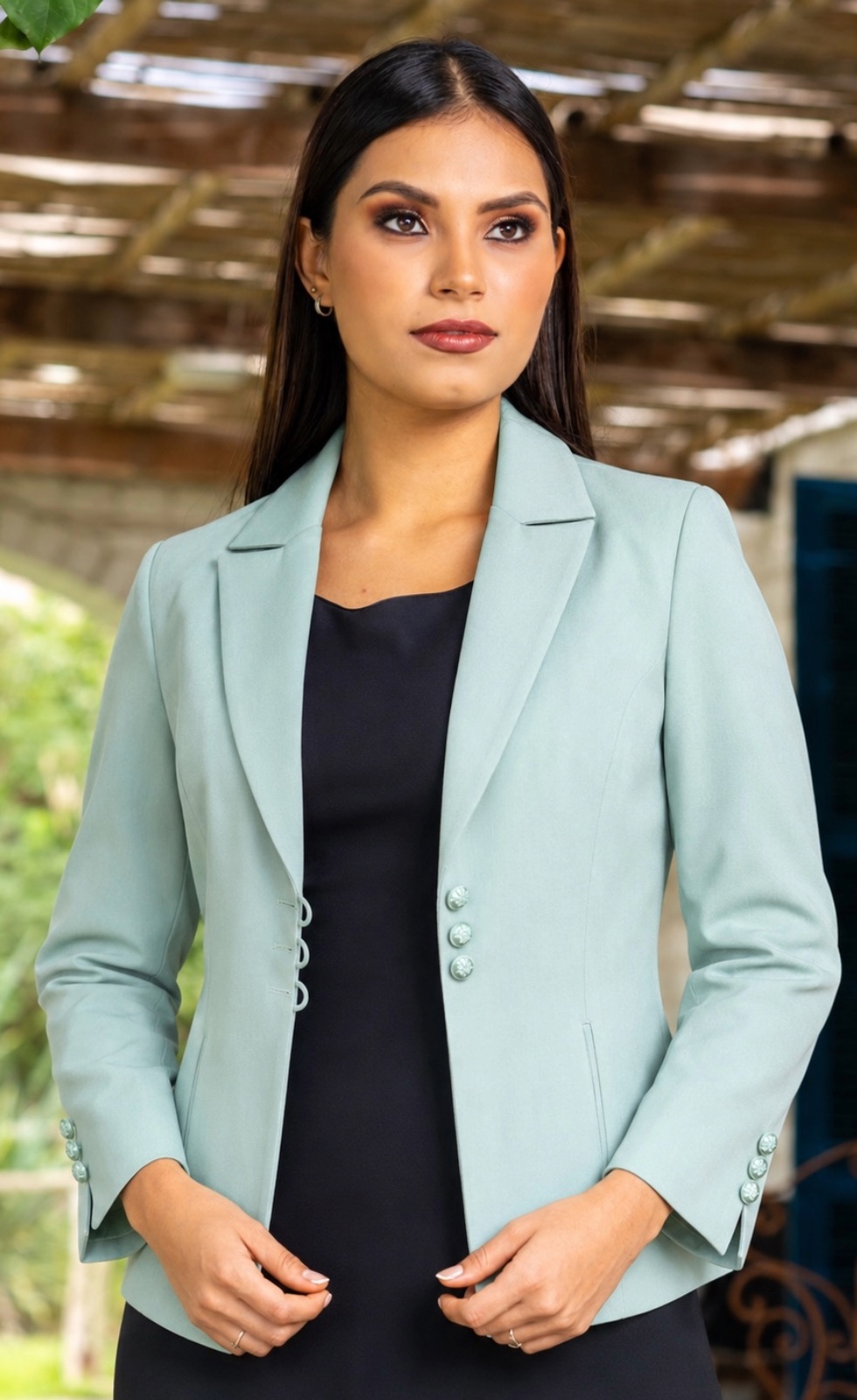 blazer mujer Mónica ideal para oficina y ocasiones especiales en color verde