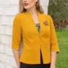Blazer Frida color mostaza de Salomé