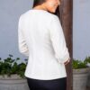 Blazer Geraldine mujer blanco vista posterior y corte entallado | Salomé Perú
